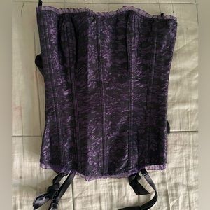 Frederick’s of Hollywood. Purple and black lace Corset. Size 34